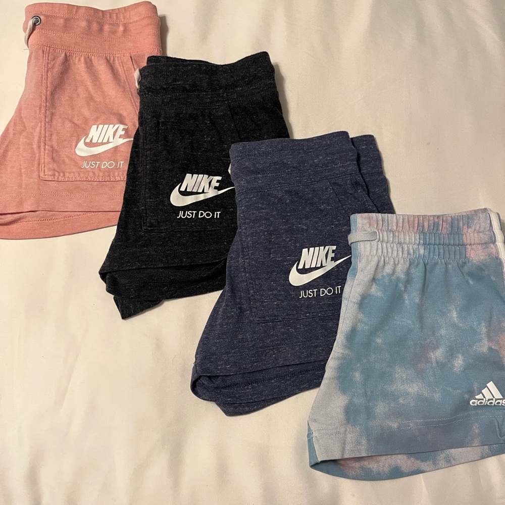 XS NIKE SHORTS